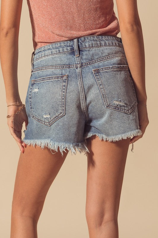 DESTRESSED DENIM SHORT